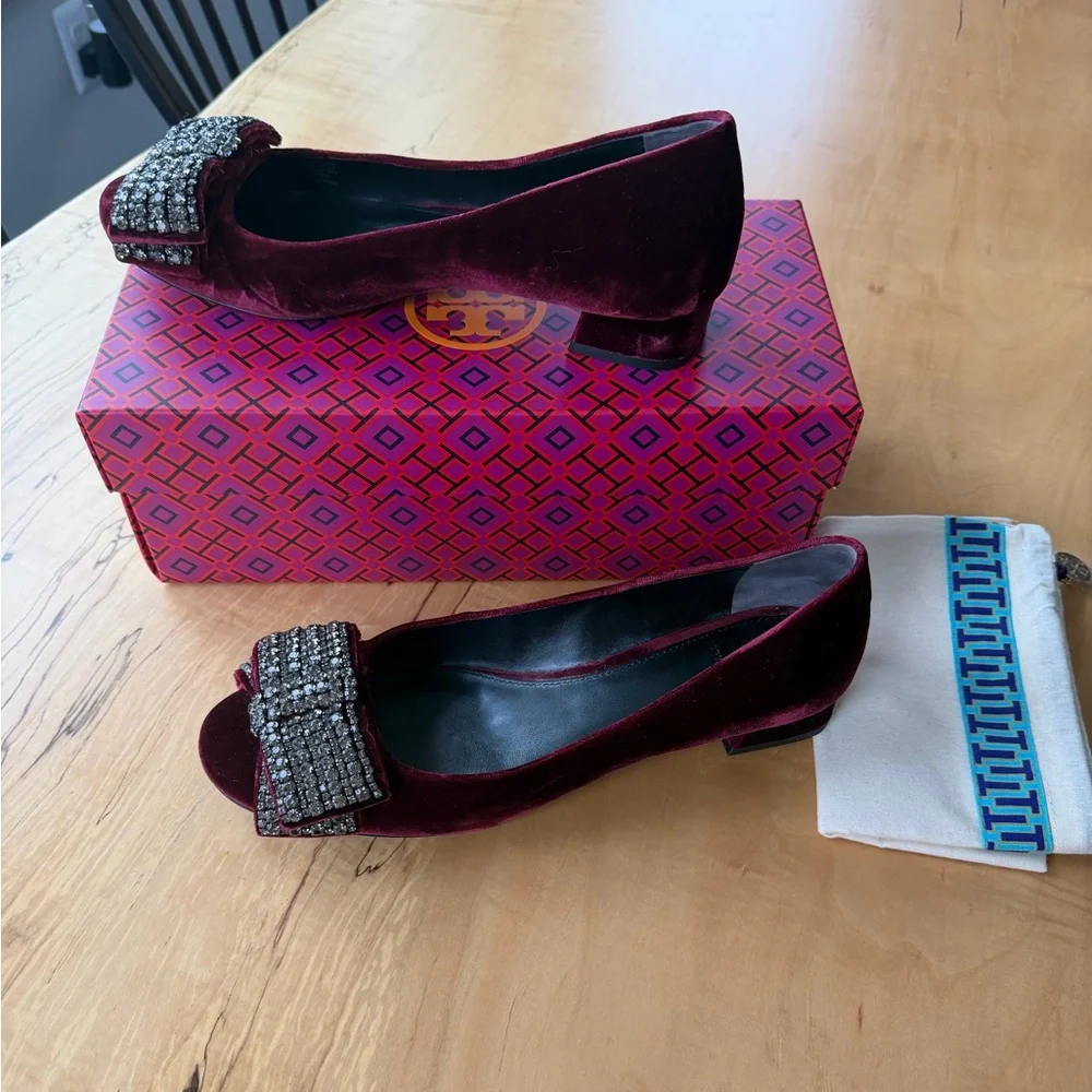 Tory Burch Women's Josephine Pumps velvet colour red, Bow